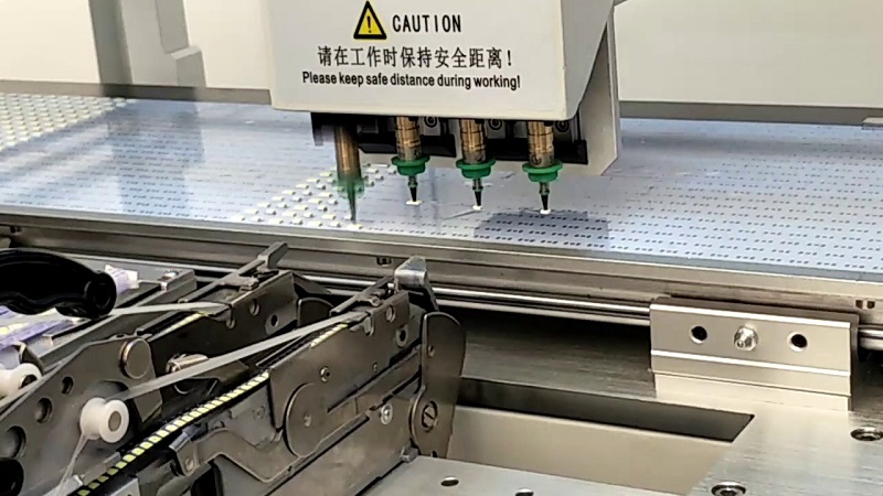 黏合劑保障SMC/SMD過(guò)程中芯片不偏移